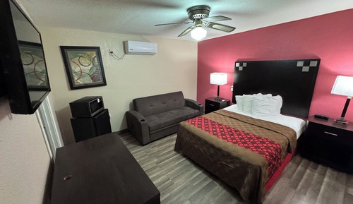 Standard Room, 1 Queen Bed