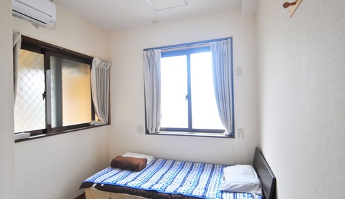 Single Room, Women only, Ground Floor