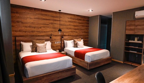 Master Suite, 2 Double Beds, Kitchenette