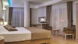 Double Room, Corner
