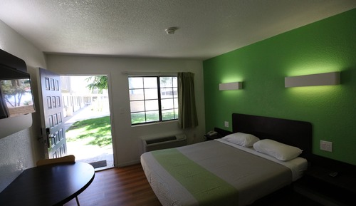 Standard Room, 1 Queen Bed, Non Smoking
