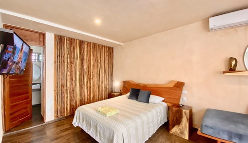 Room, 1 Queen Bed with Sofa bed, Ensuite, Pool View