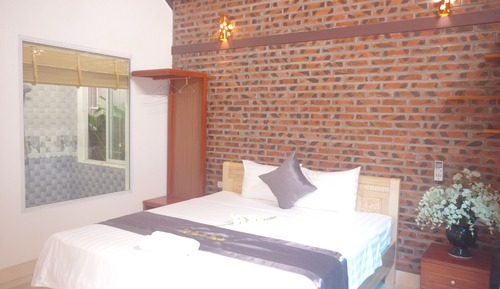 Traditional Double Room, 1 King Bed, Garden View (Triple)