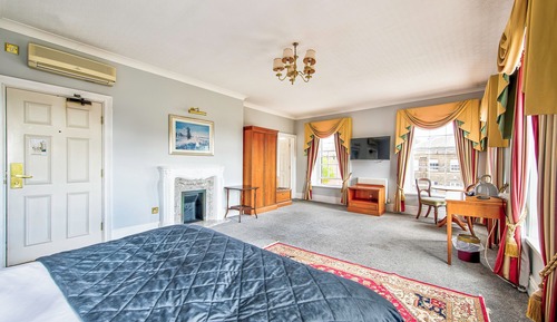 Deluxe Double Room with Balcony and Sea View