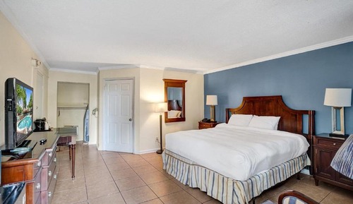 ADA Suite King Bed