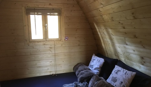 Cabin, Ensuite, River View (2-Eco Pod  Hot Tub)