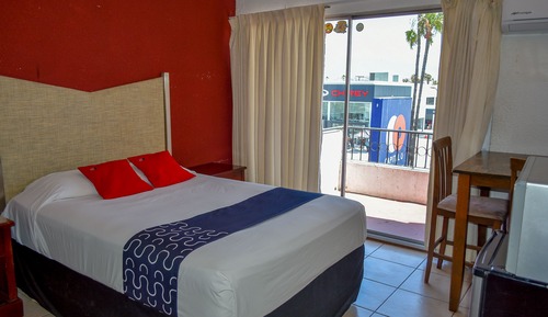 Standard Room, 2 Double Beds, City View