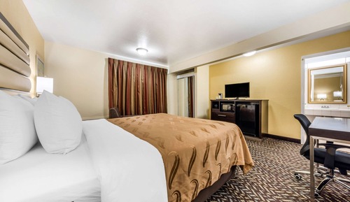Standard Room, 1 King Bed, Non Smoking, Balcony