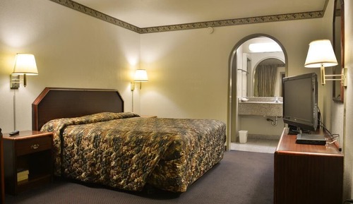 Standard Room, 1 Queen Bed, Non Smoking