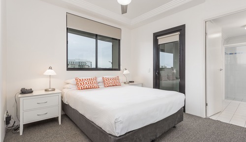 2 Bedroom 2 Bathroom (2 x Queen Beds) (Aircon in bedrooms)