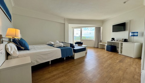 Junior Suite, Balcony (2 Adults)