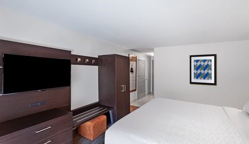 Standard Room, 1 King Bed