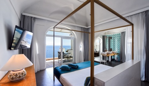 Executive Suite (Outdoor Bathtub)