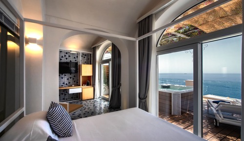 Deluxe Suite wit Spa and sea view