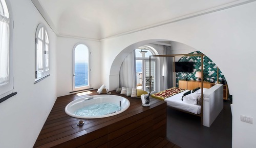 Executive Suite (Sauna and indoor Bathtub)