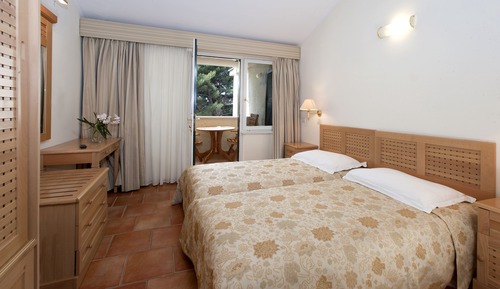 Studio for 2+1 persons, park side