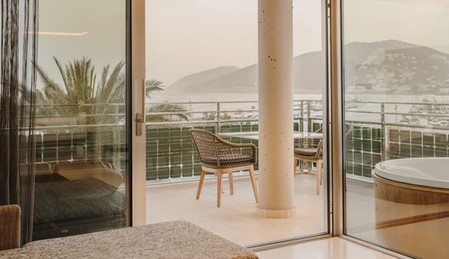 Grand Studio Suite, Sea View, Corner