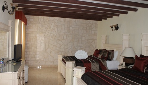 Suite, 2 Bedrooms (Master)