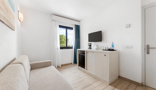 Junior Suite (3 Adults and 1 Child)