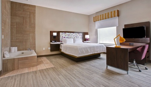 Suite, 1 King Bed, Non Smoking