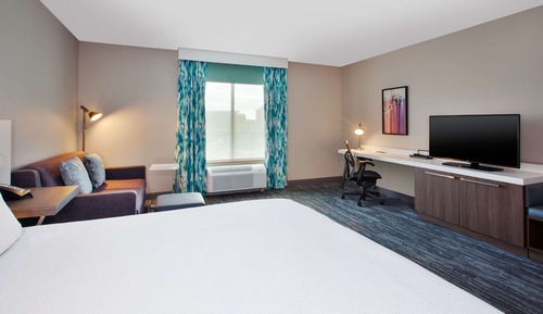 Deluxe Room, 1 King Bed, Accessible (Hearing)