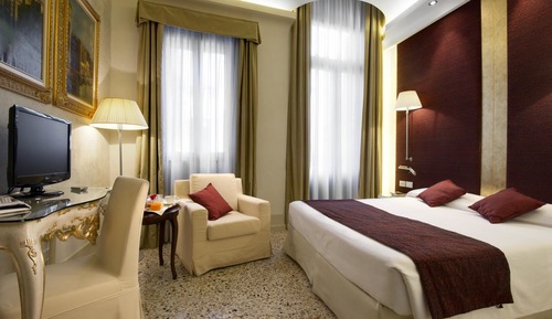 Classic Double Room