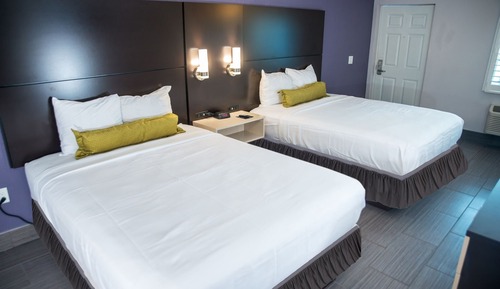 2 Queen Room