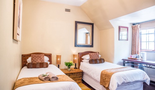 Twin Room with Bathroom 2,7,11