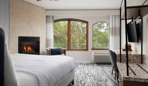 Deluxe Room, 1 Queen Bed