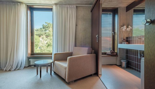 Suite, Bathtub, City View (Spa Access Included)
