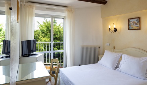 Double Room (Shower)