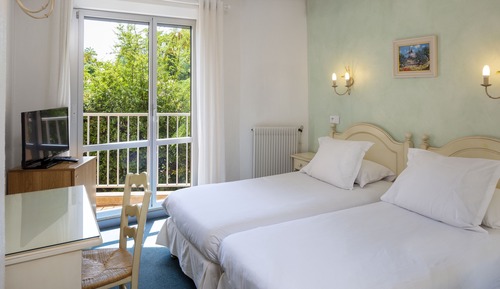Single Room (Shower)