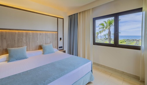 Junior Suite, Sea View (4 adults, 3 children)