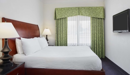 Room, 1 King Bed (Drinks & Snacks)