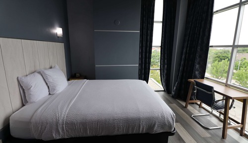 Room, 1 Queen Bed, Non Smoking (Pet-Friendly)