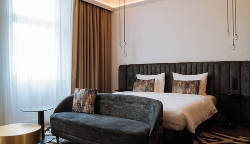 Deluxe Suite