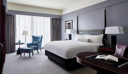 Deluxe Room, 1 King Bed, Non Smoking (Hearing Accessible)