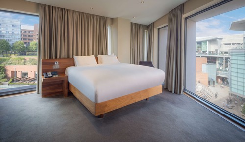 Suite, Corner (King)