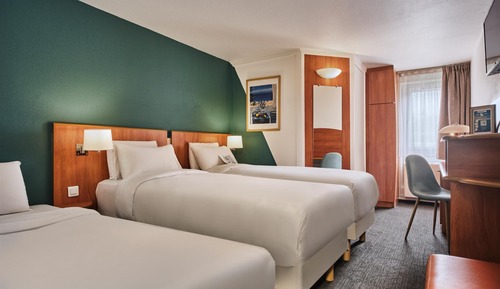 Room, 3 Twin Beds