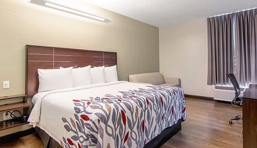 Deluxe Room, 1 King Bed (Smoke Free)