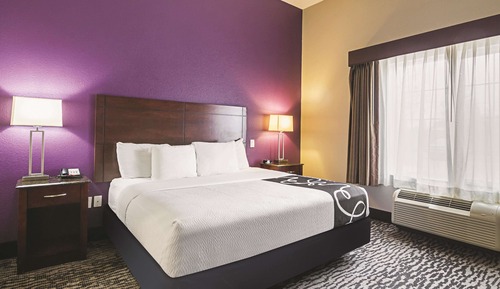 Suite, 1 King Bed, Non Smoking (Two-Room Suite)