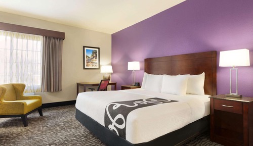 Deluxe Room, 1 King Bed, Non Smoking
