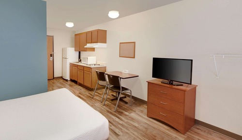 Room, 1 Queen Bed, Accessible, Non Smoking (Roll-In Shower)