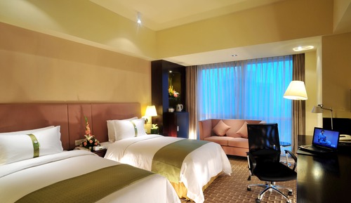 Standard Room, 1 King Bed (Lounge Access)