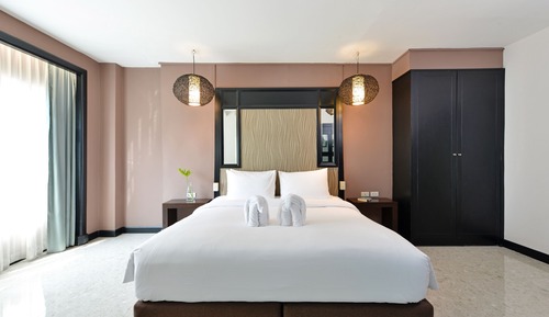 Mini Suite with Breakfast