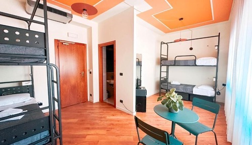 Shared Dormitory, Women only