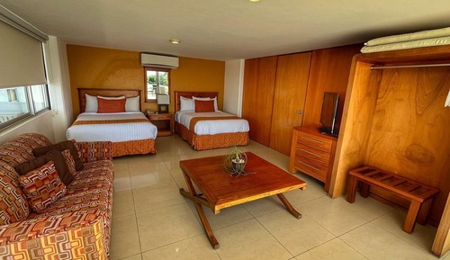 Suite, 2 Double Beds, Non Smoking