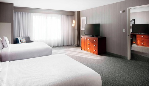 Room, 2 Queen Beds (Mobility/Hearing Access, Roll-In Shwr)