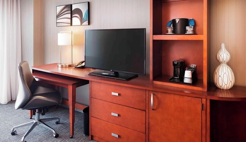 Room, 2 Queen Beds, Bathtub (Mobility/Hearing Accessible, Tub)