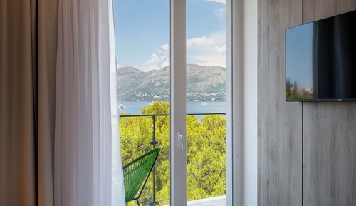 Gold Room with balcony, Partial Sea view